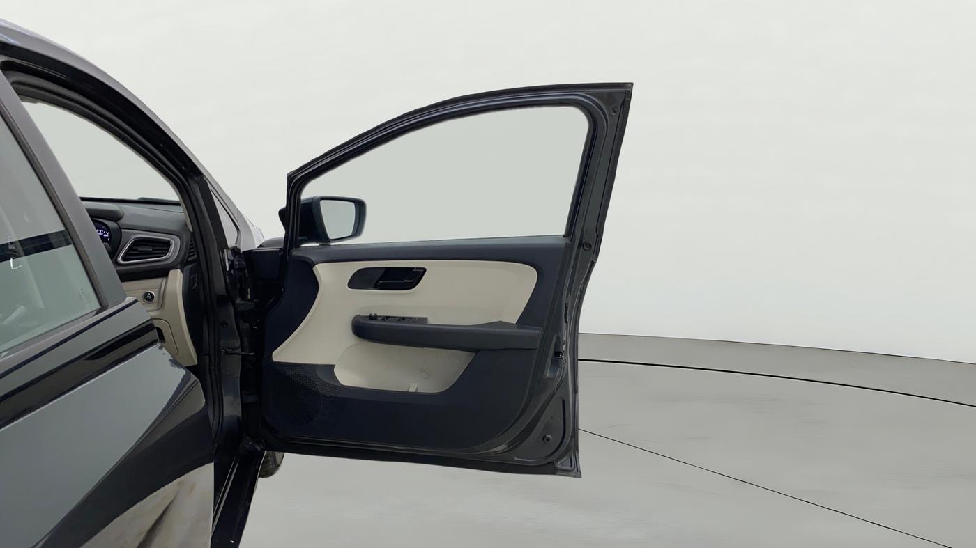 2021 Tata ALTROZ XM PLUS PETROL, CNG, Manual, 56,683 km, RHS Front Door
