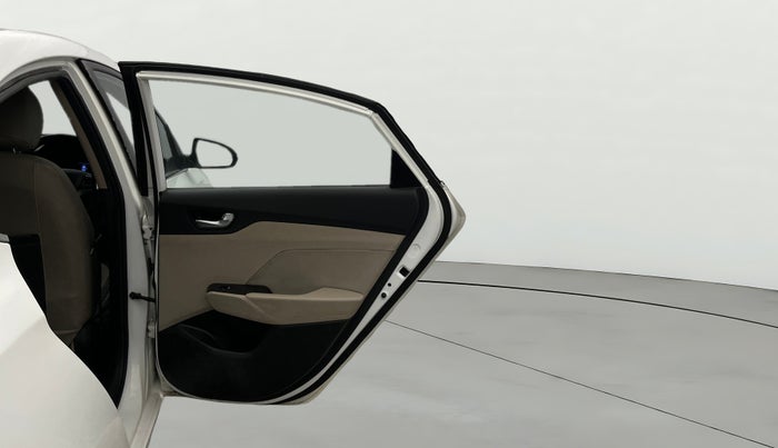 2019 Hyundai Verna 1.6 VTVT SX + AT, Petrol, Automatic, 81,131 km, RHS Rear Door