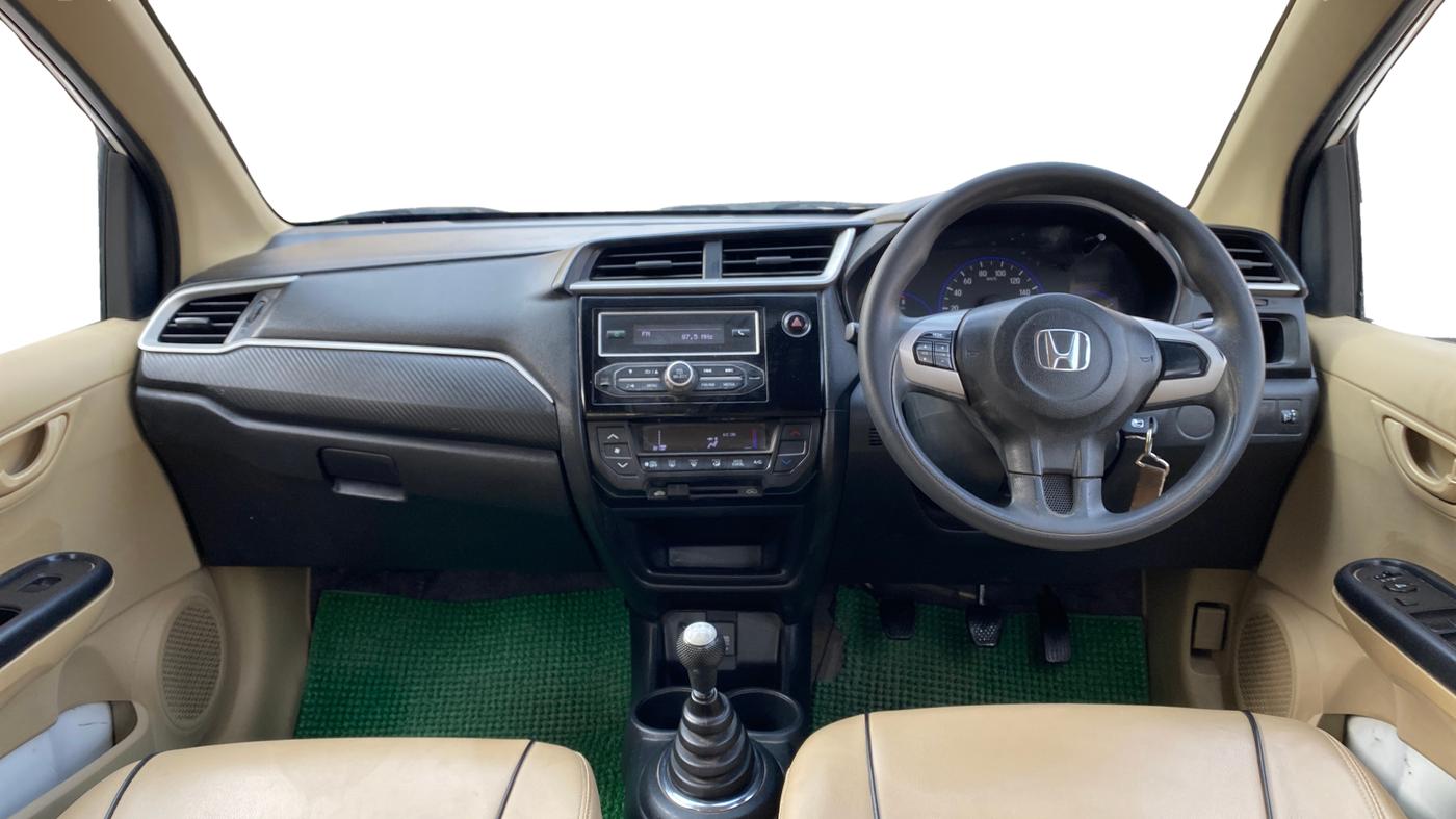 2017 Honda Brio S MT, Petrol, Manual, 1,00,216 km, Dashboard