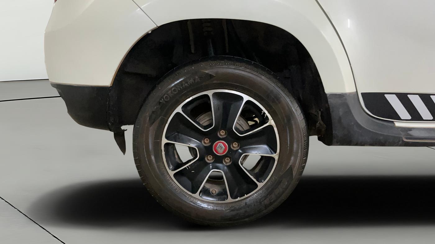 2021 Renault Duster RXS 1.5 PETROL MT, Petrol, Manual, 52,200 km, Right Rear Wheel