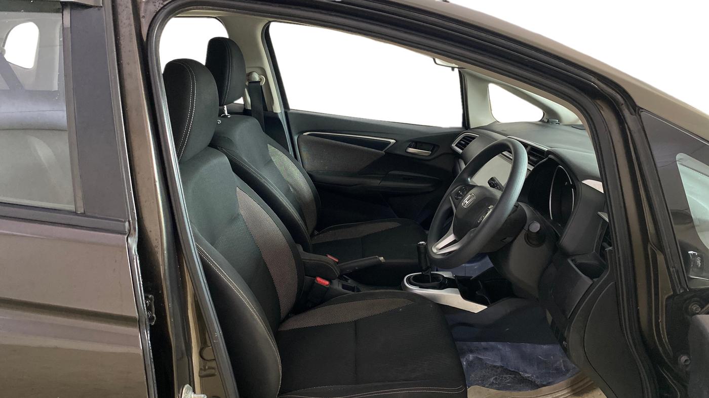 2017 Honda WR-V 1.5L I-DTEC VX MT, Diesel, Manual, 92,273 km, Right Side Front Door Cabin