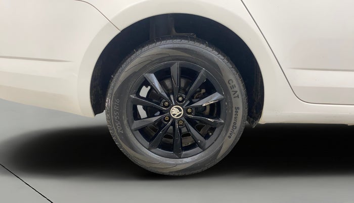 2015 Skoda Octavia ELEGANCE 1.8 TSI AT, Petrol, Automatic, 77,584 km, Right Rear Wheel