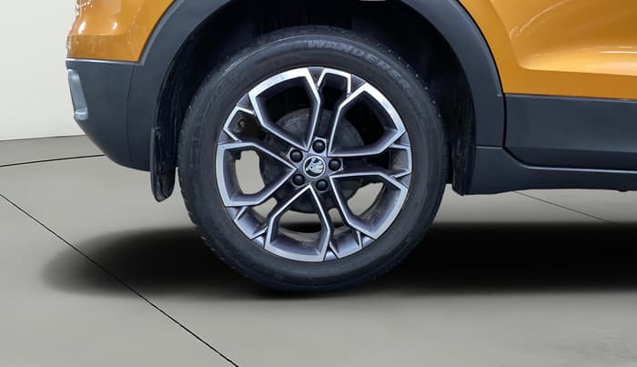 2022 Skoda KUSHAQ STYLE 1.0L TSI AT (6 AIRBAGS), Petrol, Automatic, 15,721 km, Right Rear Wheel
