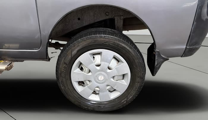 2019 Maruti Eeco 5 STR WITH A/C+HTR CNG, CNG, Manual, 1,06,043 km, Left Rear Wheel