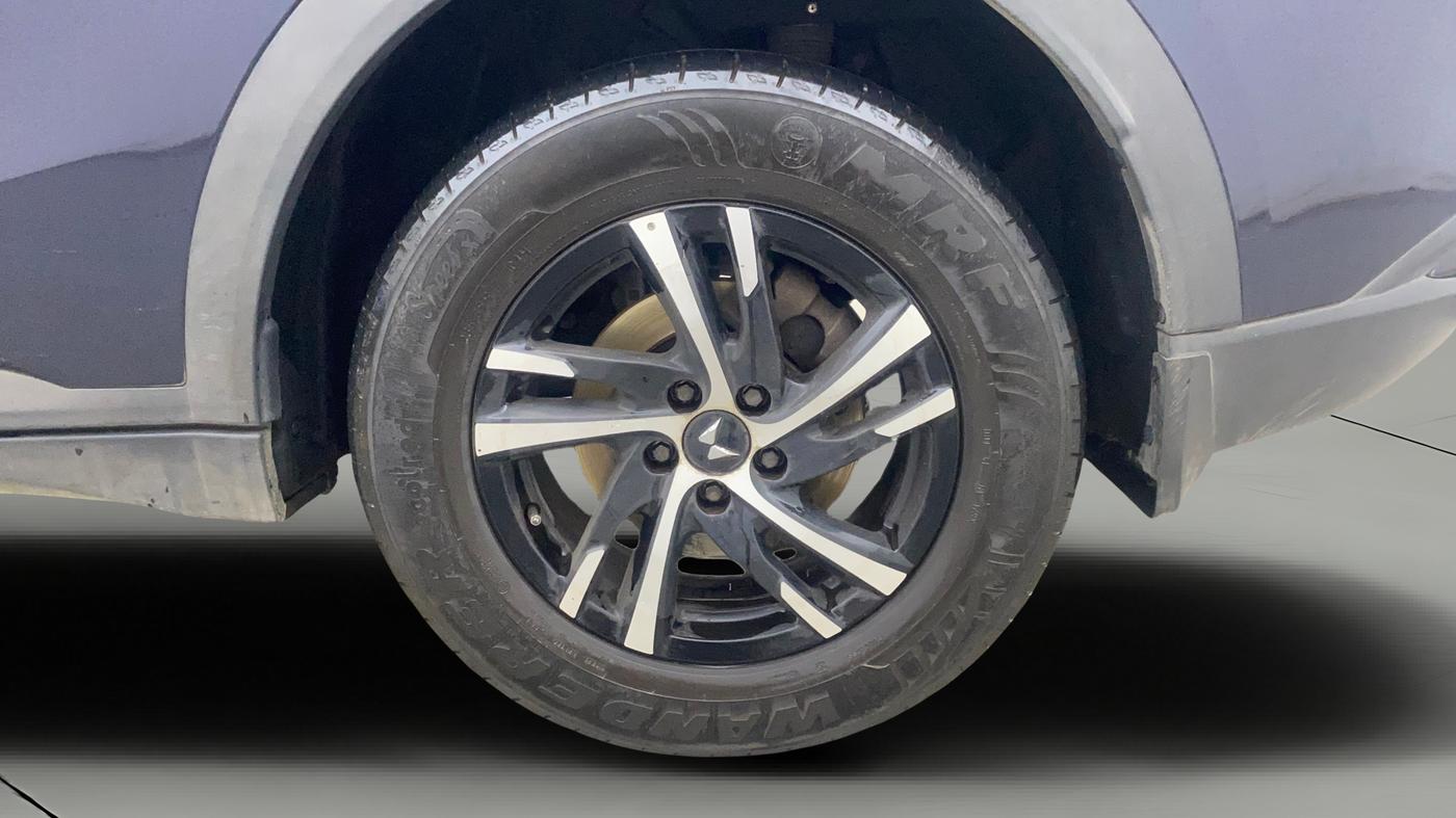 2022 Mahindra XUV700 MX P MT 5 STR, Petrol, Manual, 36,333 km, Left Rear Wheel