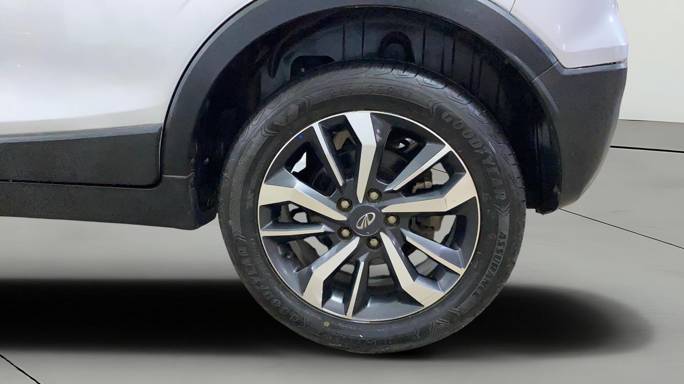 2019 Mahindra XUV300 W8 (O) 1.2 PETROL, Petrol, Manual, 61,868 km, Left Rear Wheel