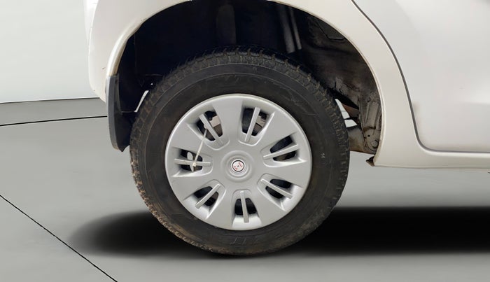 2016 Datsun Redi Go S, Petrol, Manual, 76,276 km, Right Rear Wheel