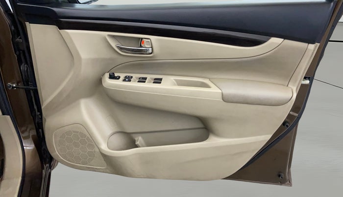 2017 Maruti Ciaz ZXI+, Petrol, Manual, 62,064 km, Driver Side Door Panels Control