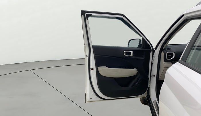 2024 Hyundai VENUE SX 1.2 PETROL, Petrol, Manual, 55,647 km, LHS Front Door