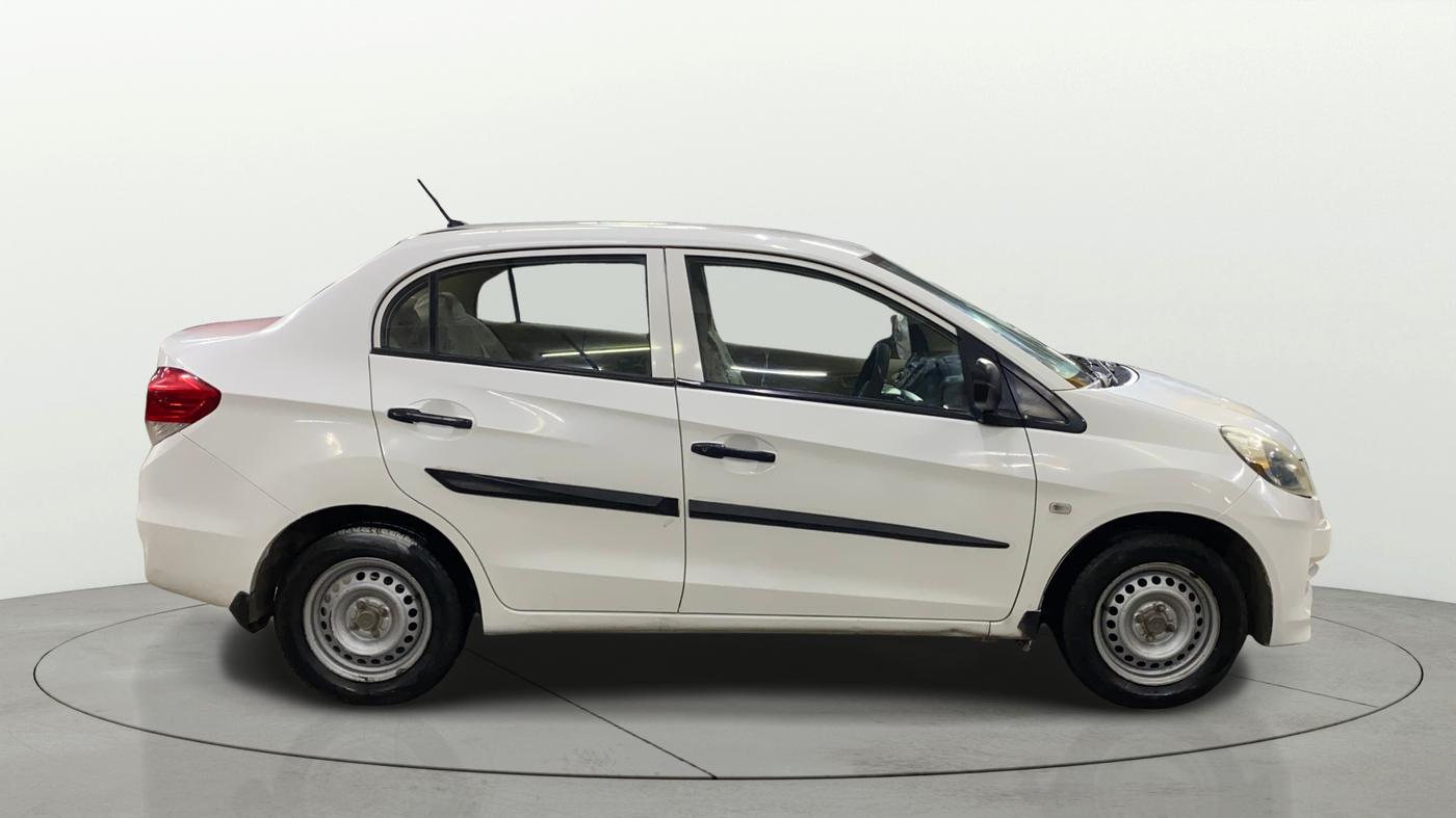 2015 Honda Amaze 1.2L I-VTEC E, Petrol, Manual, 1,45,908 km, Right Side View