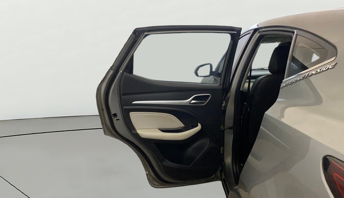 2022 MG ASTOR STYLE EX 1.5 MT, Petrol, Manual, 32,276 km, LHS Rear Door