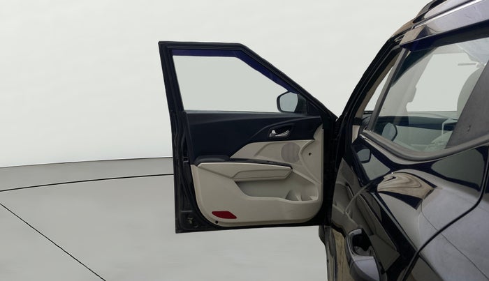 2022 Mahindra XUV300 W8 (O) 1.2 PETROL, Petrol, Manual, 47,398 km, LHS Front Door