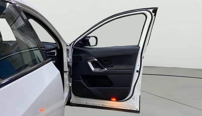 2022 Tata Harrier XMA SUNROOF 2.0L KRYOTEC, Diesel, Automatic, 1,20,097 km, RHS Front Door