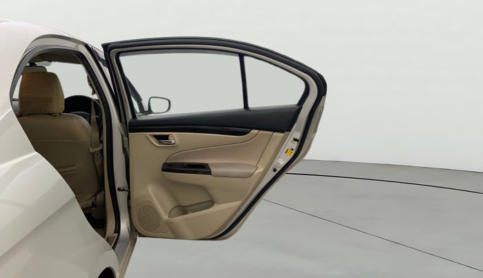 2016 Maruti Ciaz VXI, CNG, Manual, 88,281 km, RHS Rear Door