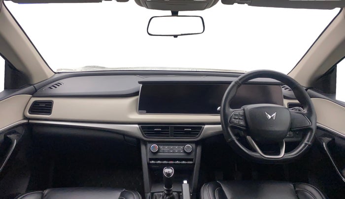 2022 Mahindra XUV700 AX 5 P MT 7 STR, Petrol, Manual, 65,429 km, Dashboard