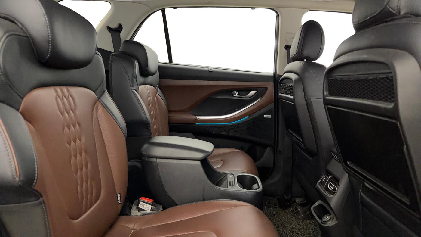 2022 Hyundai ALCAZAR 2.0 SIGNATURE (O) AT 6STR, Petrol, Automatic, 40,786 km, Right Side Rear Door Cabin