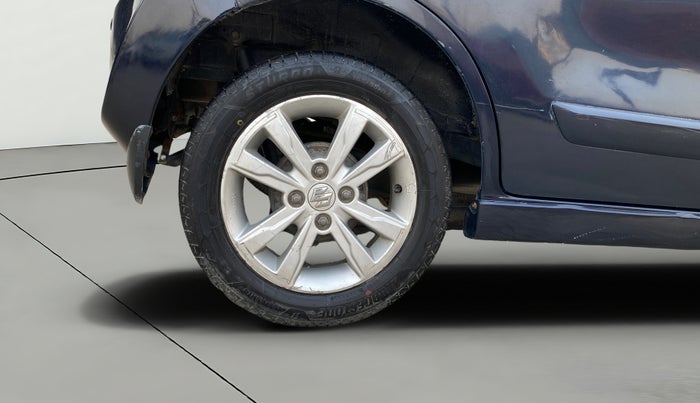 2014 Maruti Wagon R 1.0 LXI, Petrol, Manual, 52,045 km, Right Rear Wheel