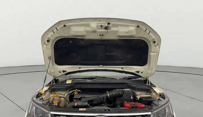 2020 Mahindra XUV300 W8 1.2 PETROL, Petrol, Manual, 31,768 km, Open Bonet