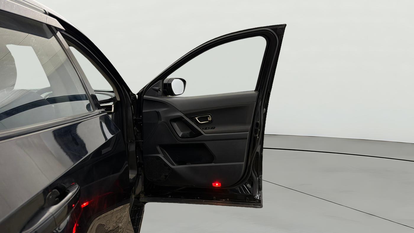 2022 Tata Harrier XTA PLUS 2.0L KRYOTEC DARK EDITION, Diesel, Automatic, 68,413 km, RHS Front Door