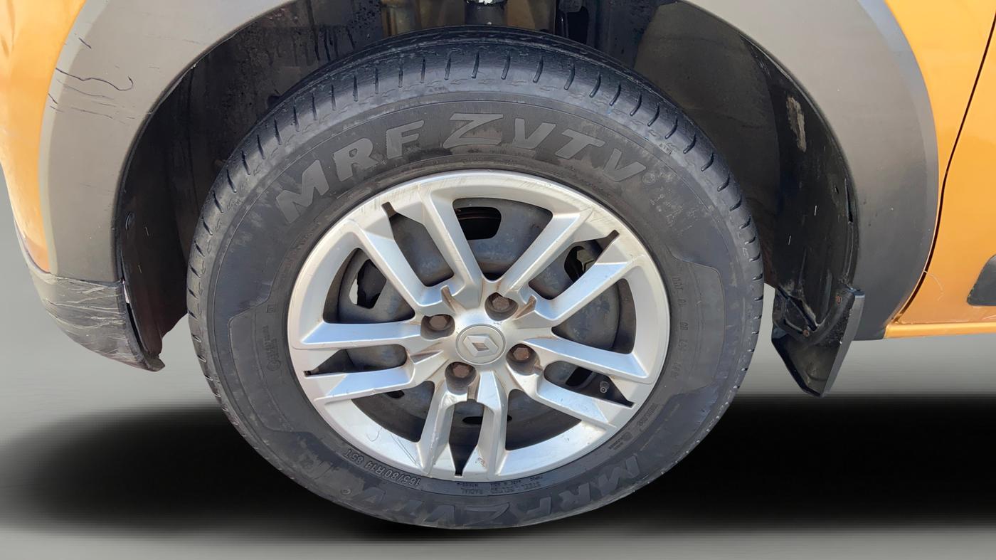 2021 Renault TRIBER RXL MT, Petrol, Manual, 34,226 km, Left Front Wheel