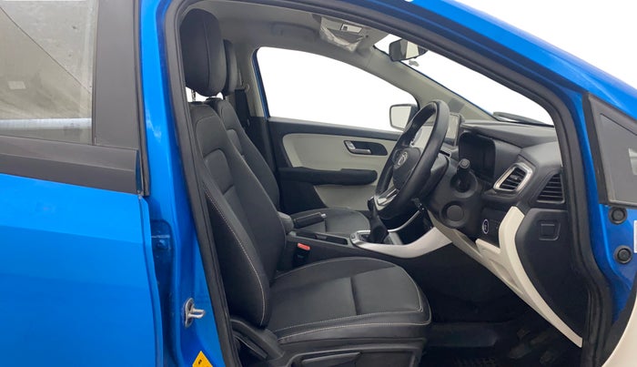 2022 Tata ALTROZ XZ PETROL, Petrol, Manual, 17,462 km, Right Side Front Door Cabin
