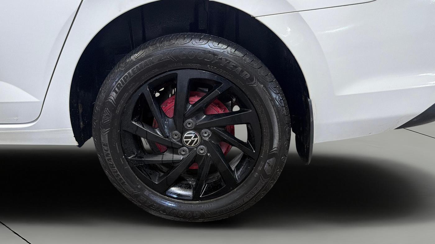 2022 Volkswagen VIRTUS TOPLINE TSI 1.0 AT, Petrol, Automatic, 67,213 km, Left Rear Wheel
