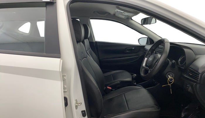 2023 Hyundai NEW I20 MAGNA 1.2 MT, Petrol, Manual, 27,146 km, Right Side Front Door Cabin