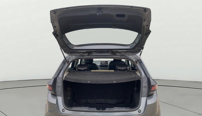 2022 Tata ALTROZ XZ PETROL, Petrol, Manual, 29,714 km, Boot Door Open