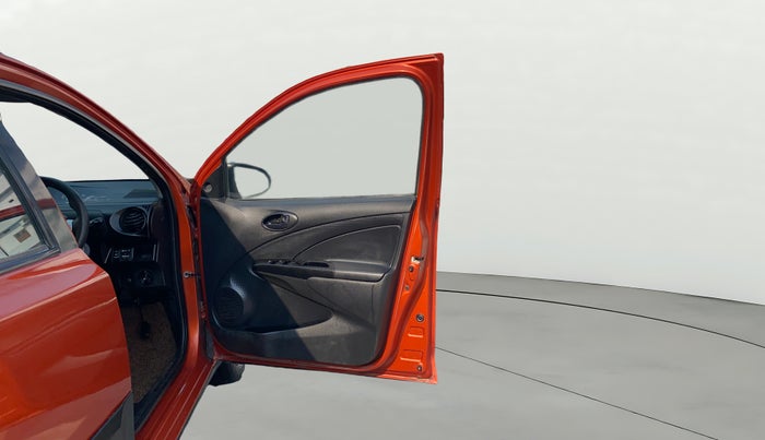 2020 Toyota Etios CROSS 1.2 G, CNG, Manual, 65,593 km, RHS Front Door