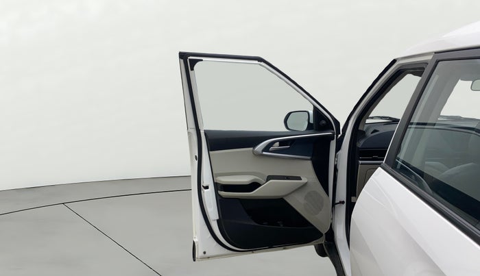 2023 KIA CARENS  PREMIUM 1.5 TURBO PETROL IMT 7 STR, Petrol, Manual, 28,543 km, LHS Front Door