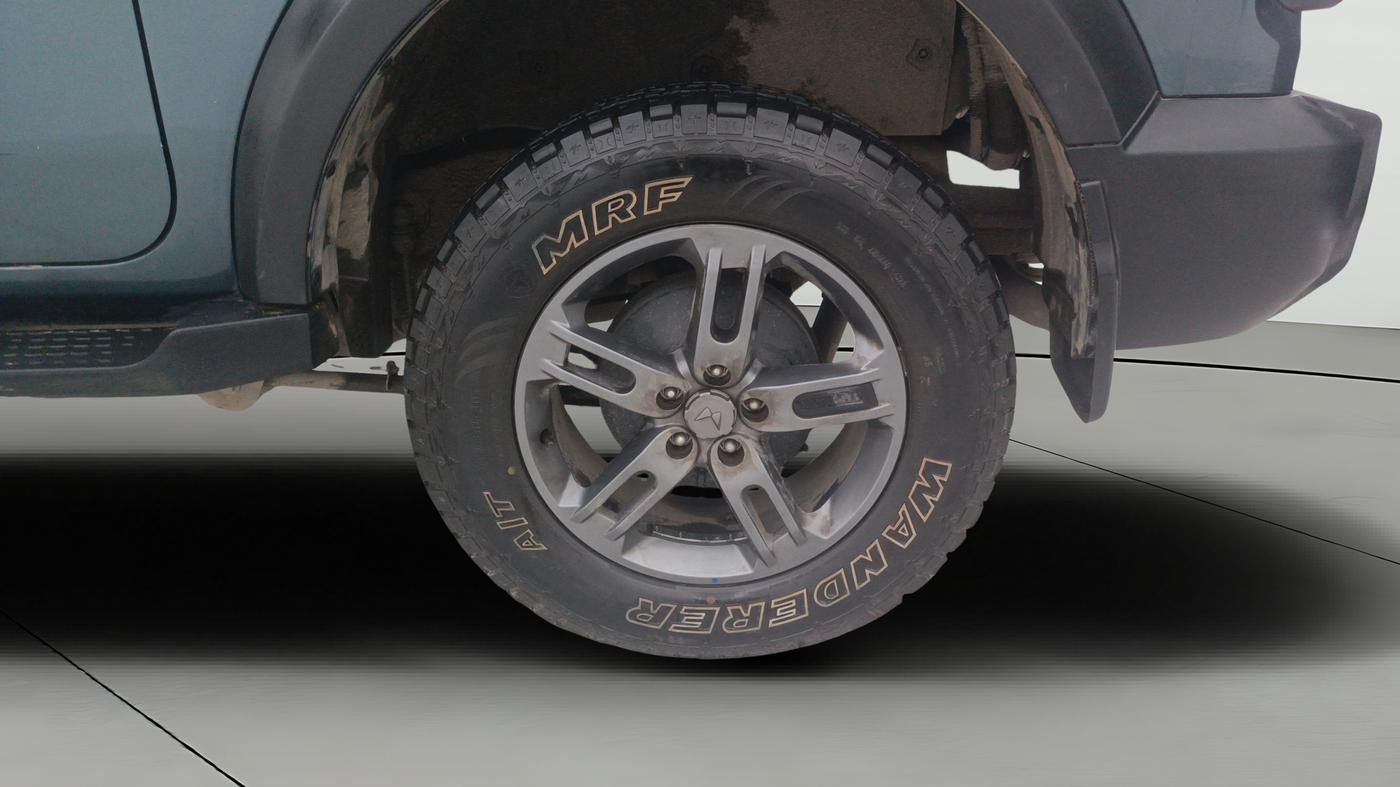 2024 Mahindra Thar LX P 2WD AT HT, Petrol, Automatic, 9,373 km, Left Rear Wheel