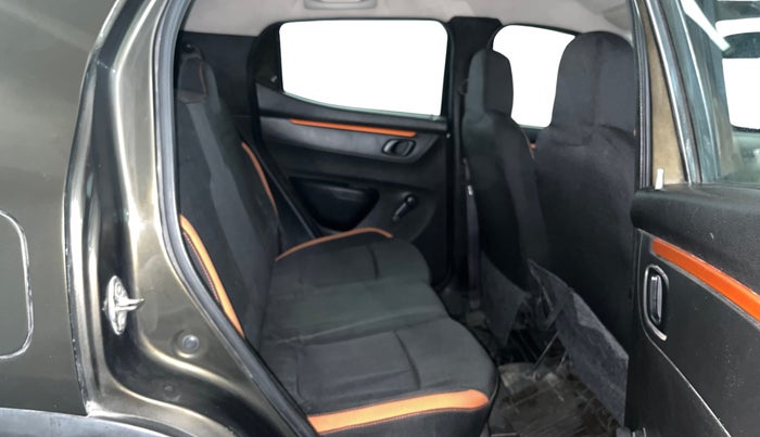 2017 Renault Kwid CLIMBER 1.0 AMT, Petrol, Automatic, 41,612 km, Right Side Rear Door Cabin