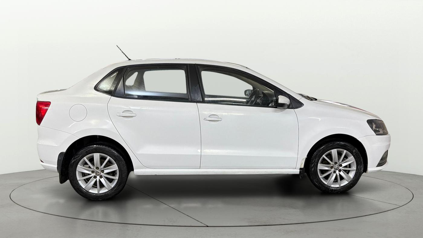 2016 Volkswagen Ameo HIGHLINE1.0L, Petrol, Manual, 87,275 km, Right Side View