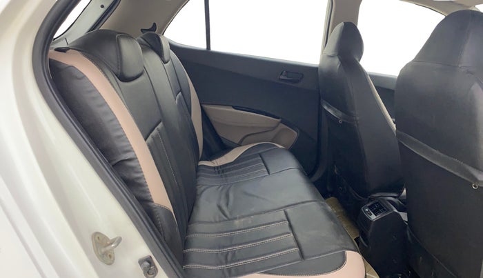 2017 Hyundai Grand i10 MAGNA 1.2 KAPPA VTVT, CNG, Manual, 55,274 km, Right Side Rear Door Cabin