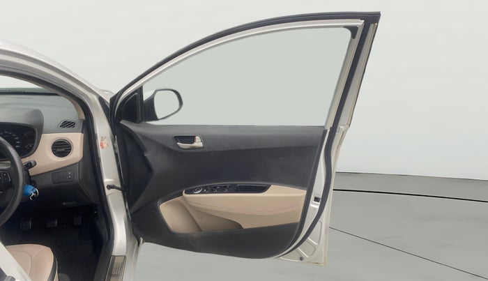 2014 Hyundai Xcent S (O) 1.2, Petrol, Manual, 77,632 km, RHS Front Door