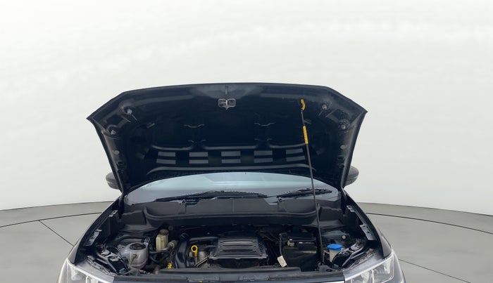 2023 Volkswagen TAIGUN Topline 1.0 TSI MT (Electric Seats), Petrol, Manual, 32,049 km, Open Bonet