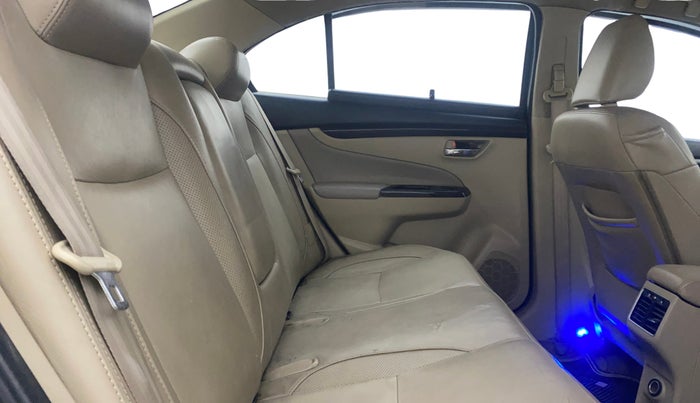 2018 Maruti Ciaz ALPHA 1.4 PETROL, Petrol, Manual, 1,22,682 km, Right Side Rear Door Cabin