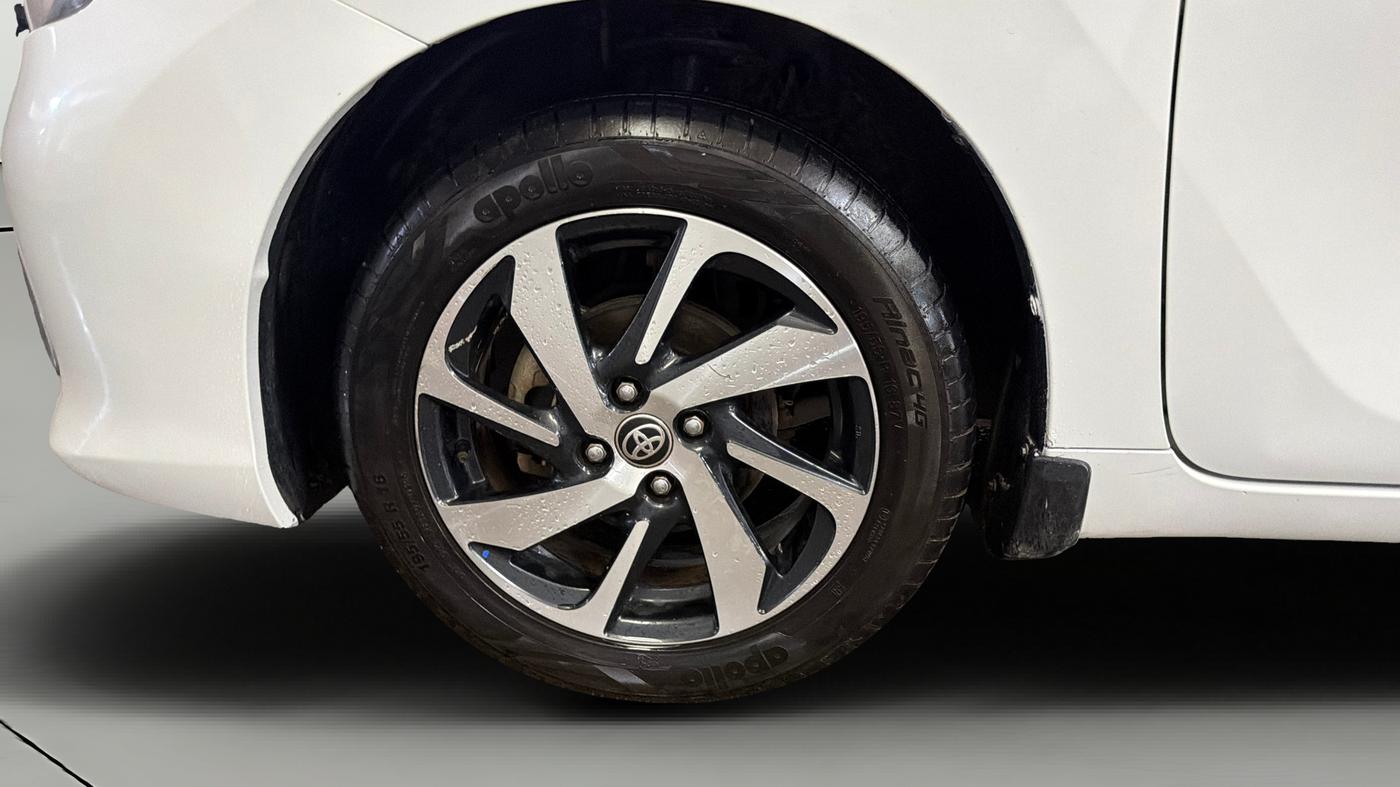 2023 Toyota Glanza V, Petrol, Manual, 82,594 km, Left Front Wheel