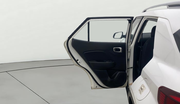 2019 Hyundai VENUE S 1.2, CNG, Manual, 38,118 km, LHS Rear Door