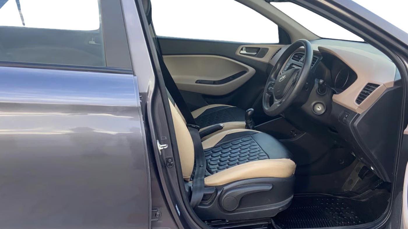 2019 Hyundai Elite i20 SPORTZ 1.2, Petrol, Manual, 49,952 km, Right Side Front Door Cabin