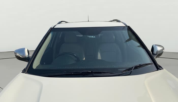 2021 Mahindra XUV300 W8 (O) 1.5 DIESEL, Diesel, Manual, 80,893 km, Front Windshield