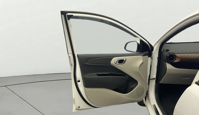 2020 Hyundai AURA SX 1.2 (O), Petrol, Manual, 26,825 km, LHS Front Door