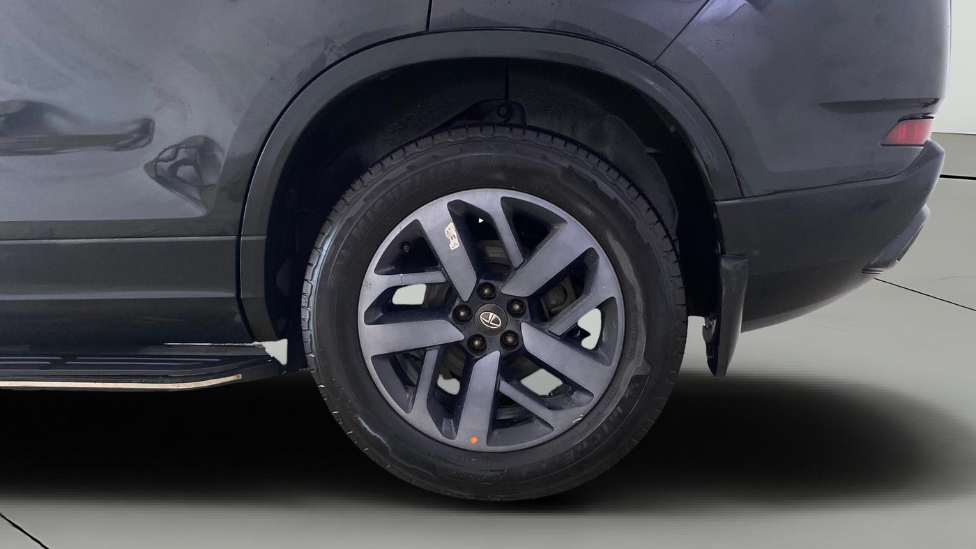 2022 Tata Safari XZ PLUS, Diesel, Manual, 92,472 km, Left Rear Wheel