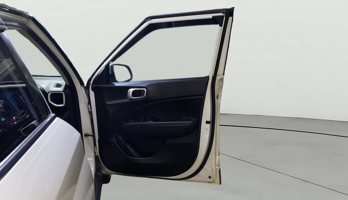 2019 Hyundai VENUE SX(O) 1.4 CRDI, Diesel, Manual, 64,290 km, RHS Front Door