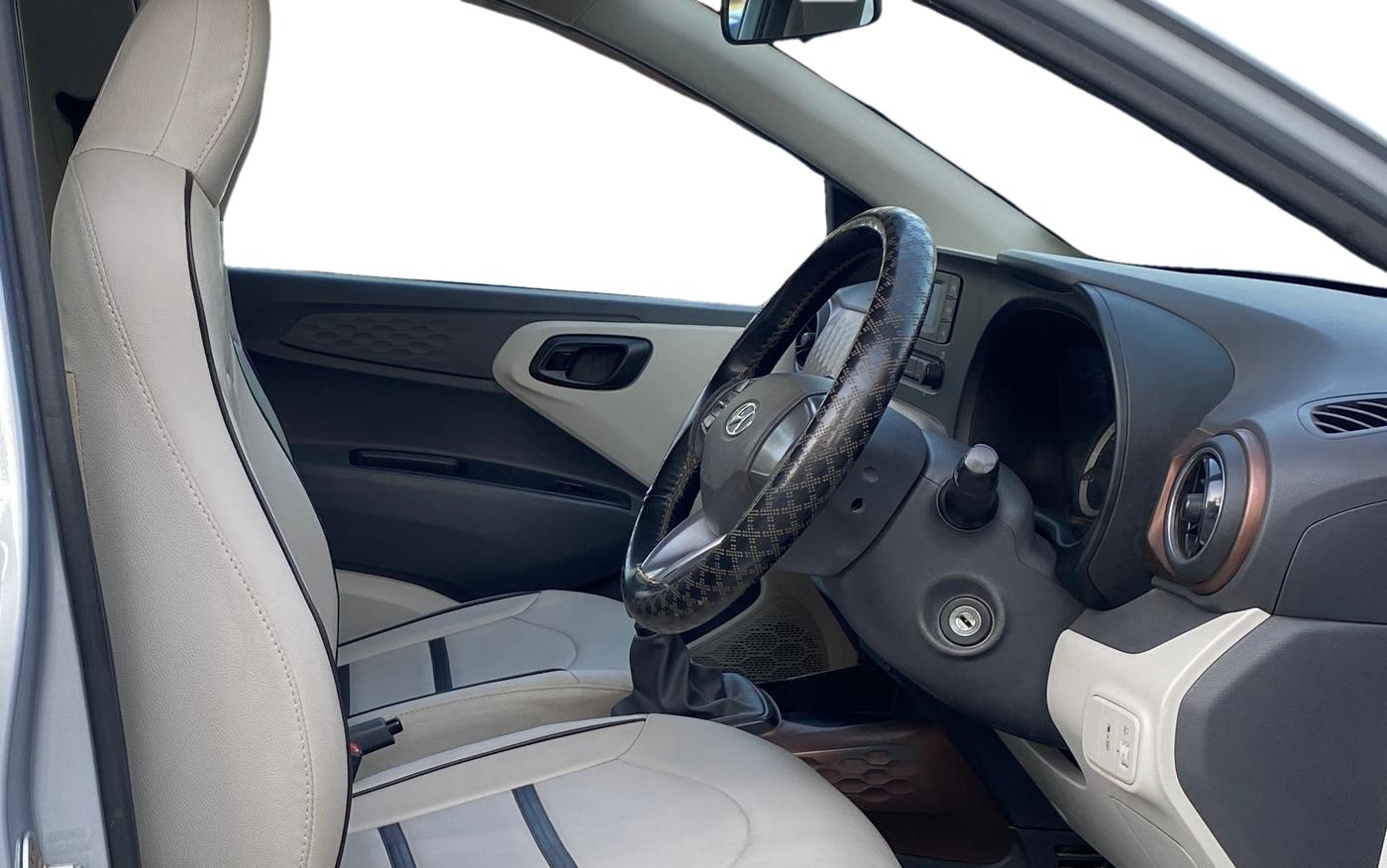 2022 Hyundai AURA S 1.2 CNG, CNG, Manual, 54,239 km, Right Side Front Door Cabin