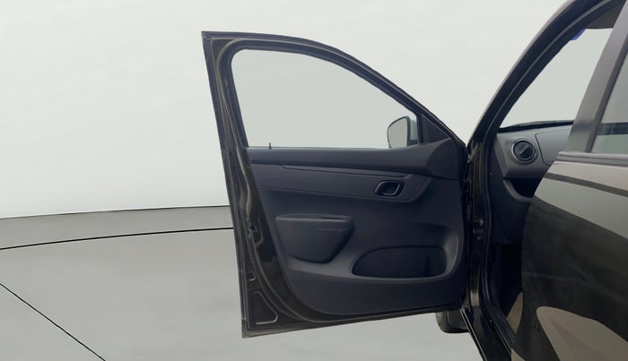 2016 Renault Kwid RXT 1.0 AMT, Petrol, Automatic, 52,846 km, LHS Front Door