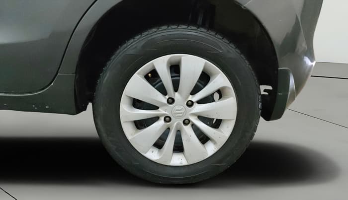 2017 Maruti Baleno DELTA PETROL 1.2, Petrol, Manual, 30,448 km, Left Rear Wheel
