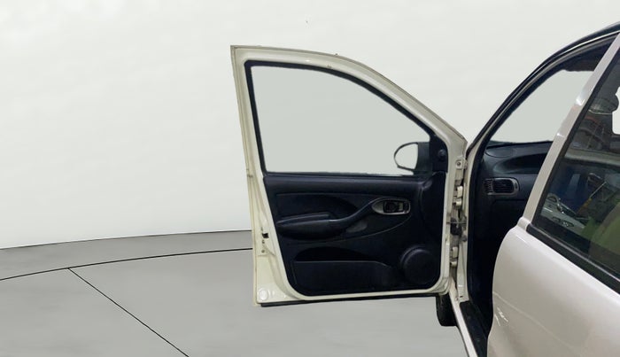 2015 Tata Indigo ECS LS TDI, Diesel, Manual, 96,240 km, LHS Front Door