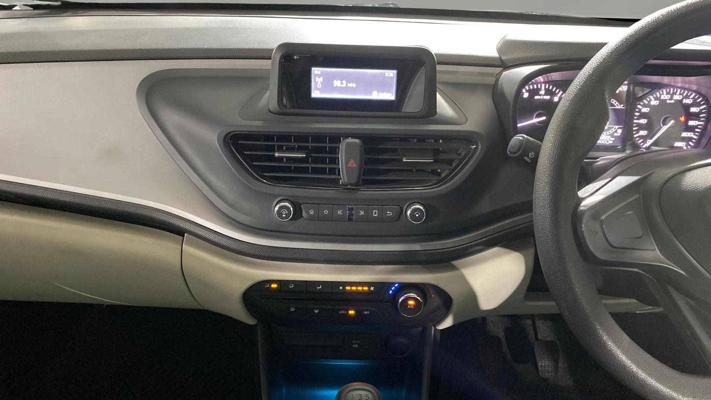 2023 Tata ALTROZ XE PLUS PETROL, Petrol, Manual, 5,171 km, Air Conditioner