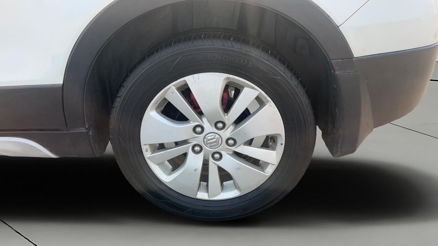 2015 Maruti S Cross ALPHA 1.6, Diesel, Manual, 1,46,616 km, Left Rear Wheel